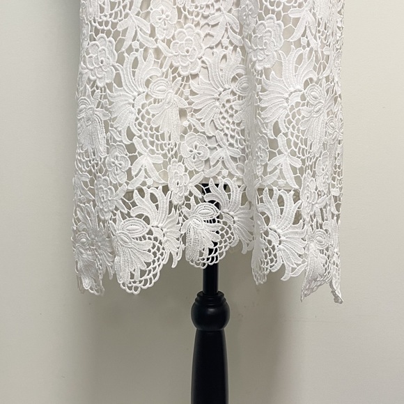 Cremieux Off White Sleeveless Semi Sheer Lace Floral Overlay Top NWT Small - Picture 3 of 9